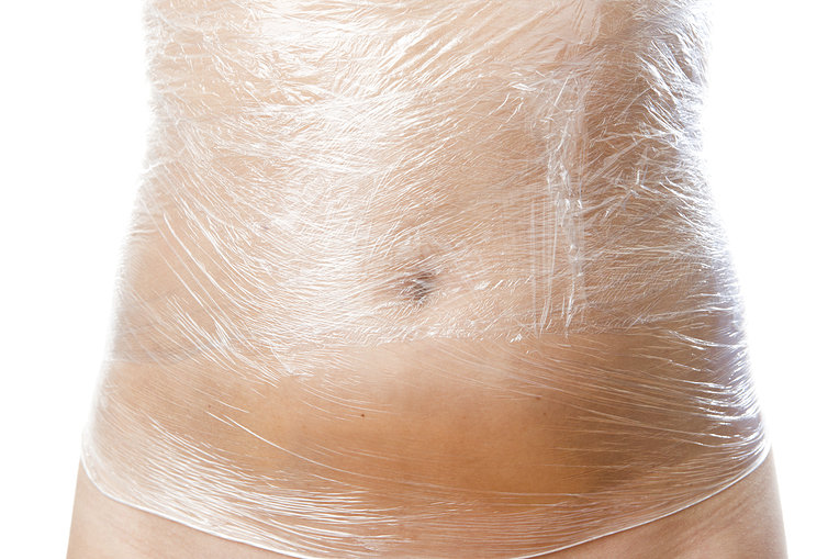 How to Use Plastic Wrap for Stomach